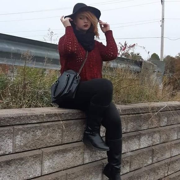 Meet your Posher, Ashley - Picture 1 of 1